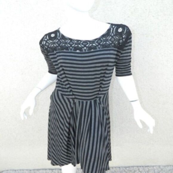 Anthropologie Tiny Dress Black and Gray Sz XSP - Picture 2 of 4